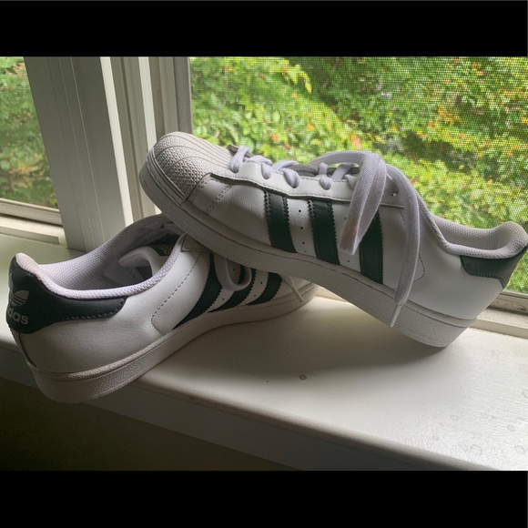 Adidas Superstar Shoes: Unisex - Picture 1 of 5